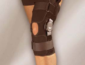 MEDI HINGED KNEE WRAP AIRTEX TÉRDRÖGZÍTŐ XL-es