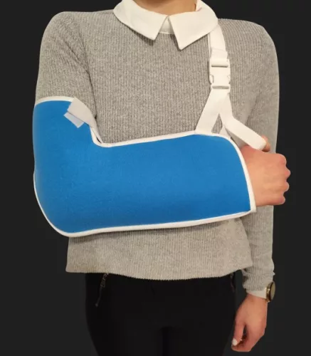 KARTARTO HEVEDER GYEREK GMED KÉK-FEHÉR 2