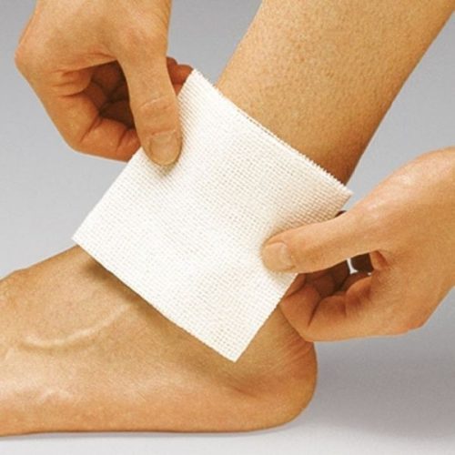 Medicomp extra 10 x 10 cm 50 db/doboz steril nedvszívó sebpárna (25x2) (hartmann)