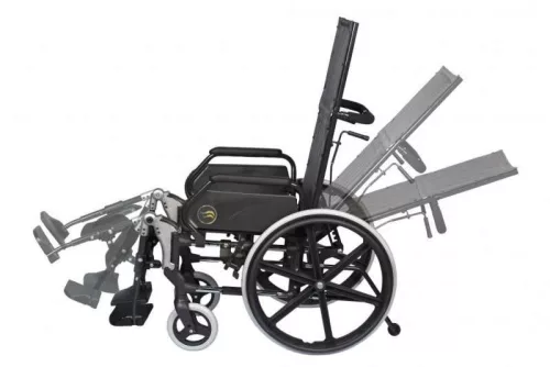 B-4200/p th+tl kerekesszék emelhető lábtartóval és dönthető háttámlával 43 cm